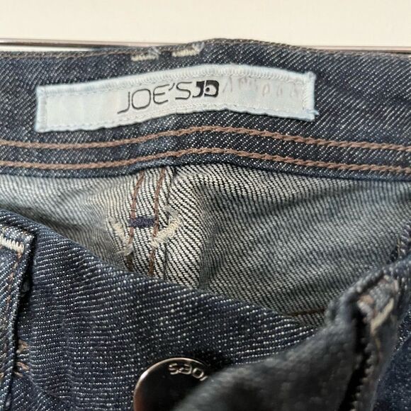Joe’s blue jeans, fashionably ripped in the back, good condition, size 24 - Picture 4 of 9